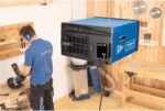Scheppach Luftreiniger HDA-14 | 740 m³/h Luftfilterleistung | für Werkstätten bis 400m² | 3 Stufen Filtration bis 1 μm | 50 dB Lautstärke | inkl. Fernbedienung & Wandaufhängung | Luftreinigungssystem